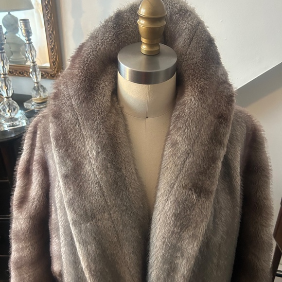 1950’s faux mink jacket - Picture 2 of 5